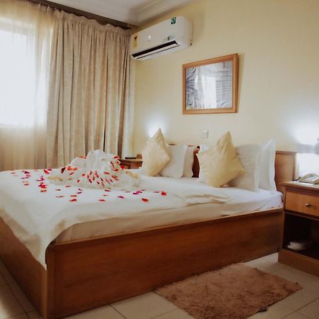 Hotel Marjorie 'Y' تيما المظهر الخارجي الصورة