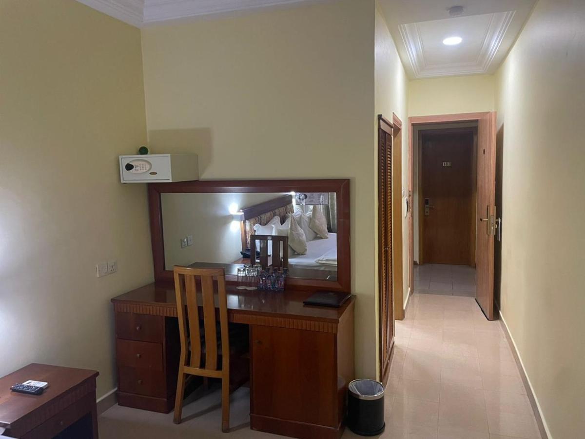 Hotel Marjorie 'Y' تيما المظهر الخارجي الصورة