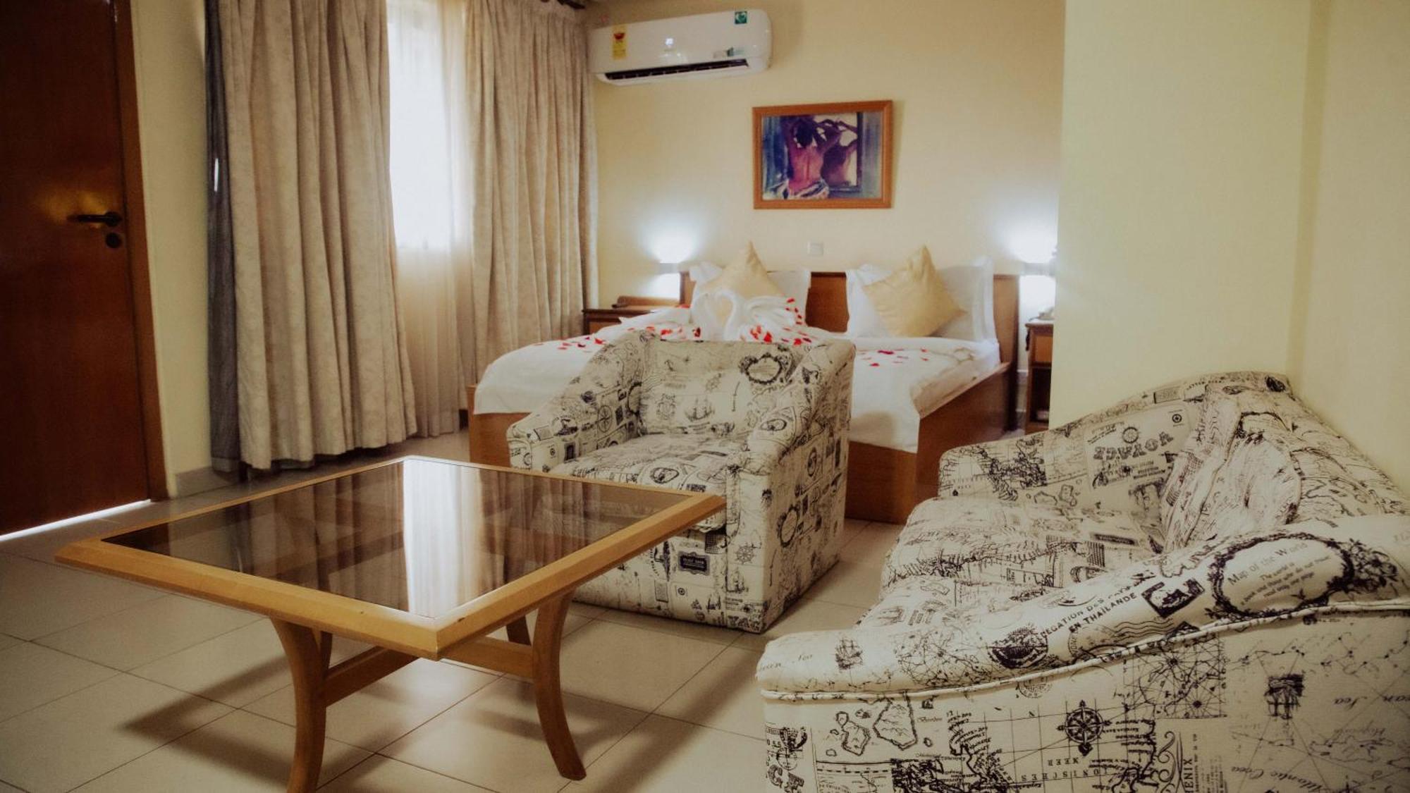 Hotel Marjorie 'Y' تيما المظهر الخارجي الصورة