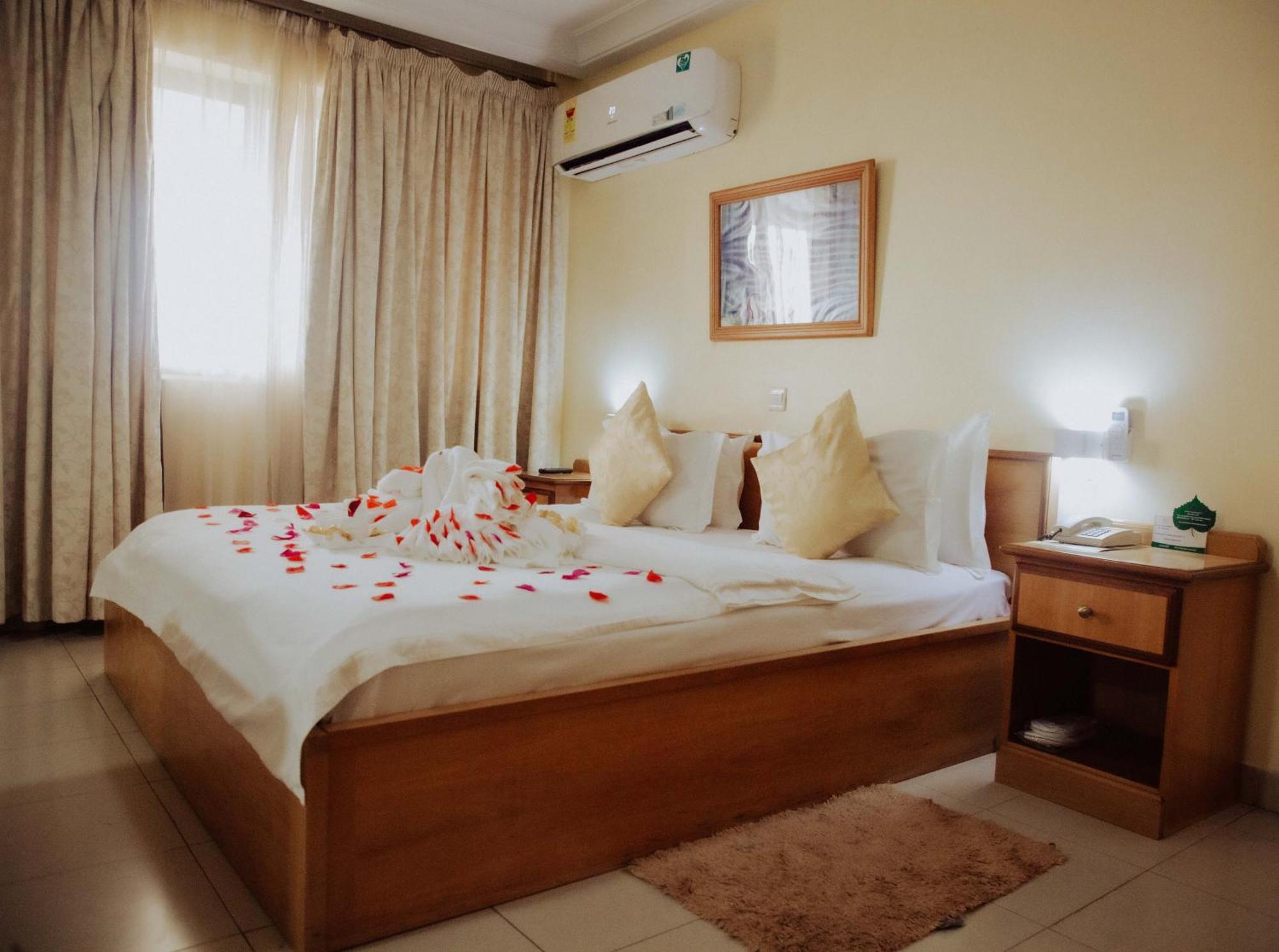 Hotel Marjorie 'Y' تيما المظهر الخارجي الصورة